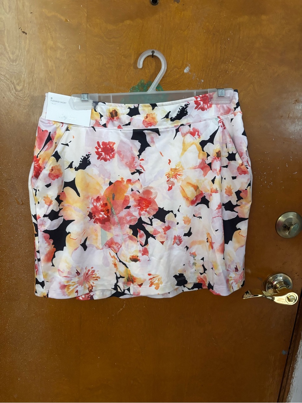 New skort.  Med.   Floral - Picture 2 of 6